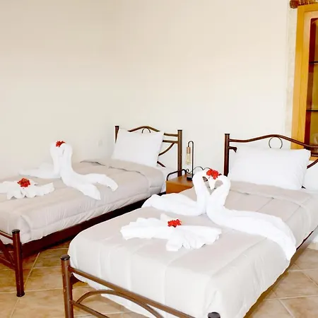 Margarita Mansion, With Private Heated Pool! Holiday home