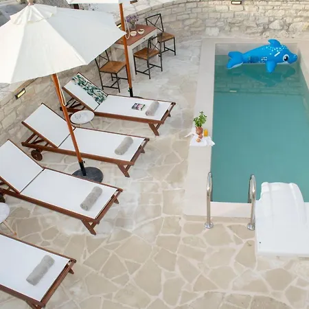 Margarita Mansion, With Private Heated Pool! Kalandares