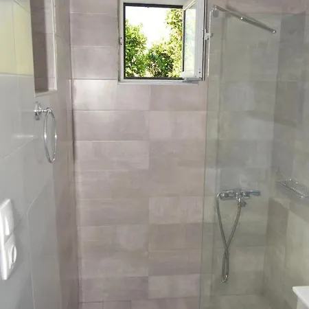 Margarita Mansion, With Private Heated Pool! Holiday home Kalandares